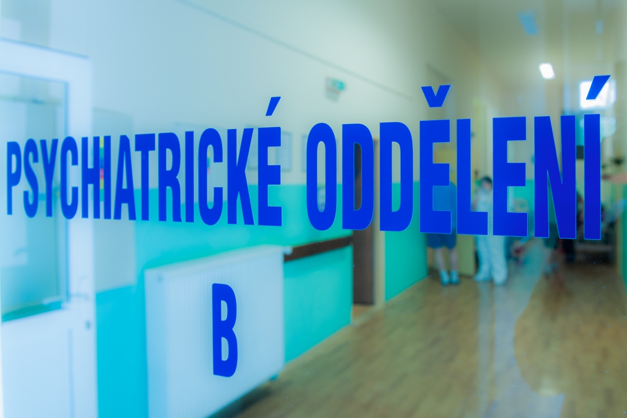 Pokud se ocitnete na druhé straně těchto dveří Váš život se navždy změní...